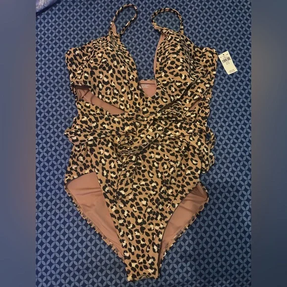 Aerie Animal Print Swimsuit NWT - Picture 1 of 4